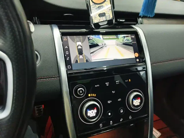 Land Rover Discovery Sport — Фото автомобиля 12