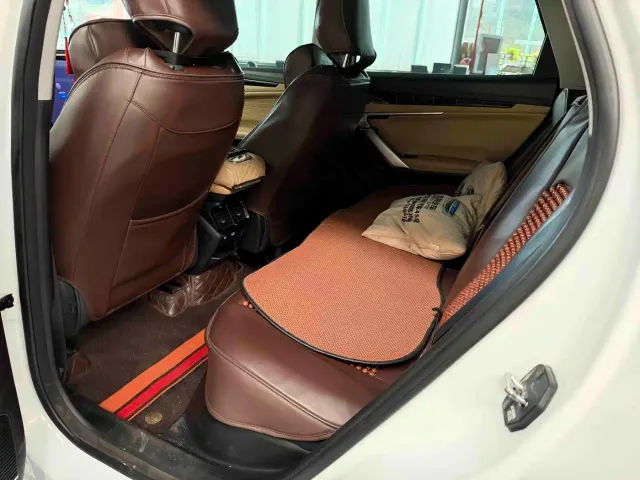 Geely Boyue L — Фото автомобиля 2