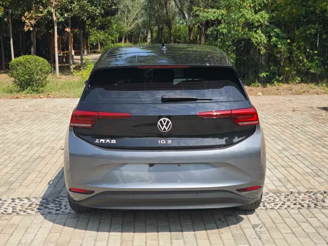 Volkswagen ID.3 — Фото автомобиля 9