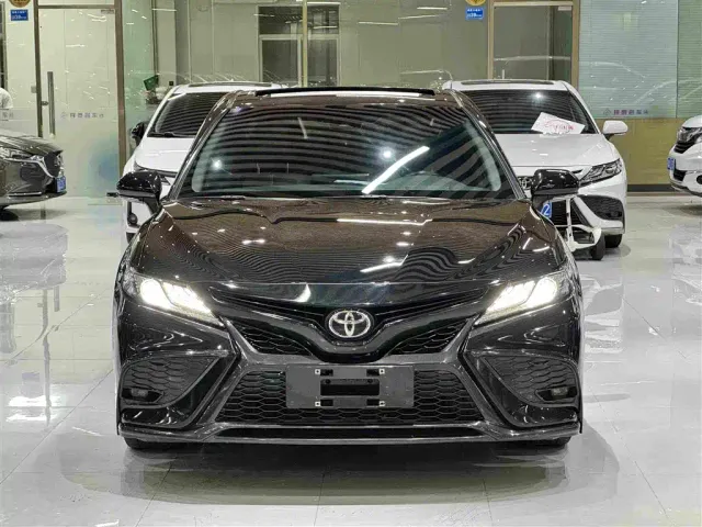 Toyota Camry — Фото автомобиля 2
