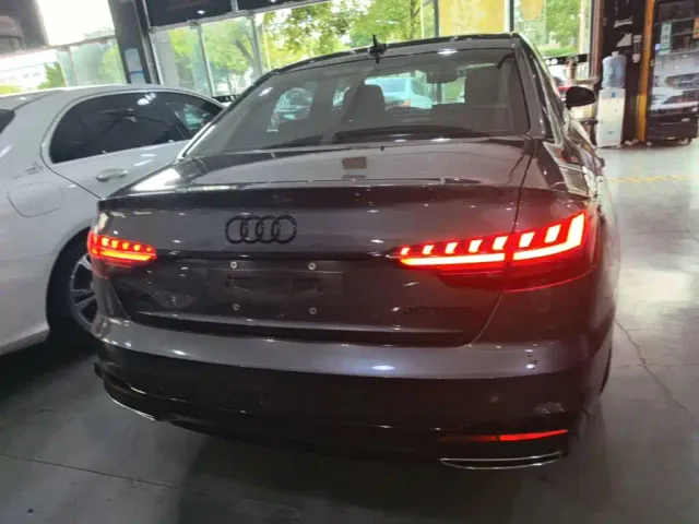 Audi A4L — Фото автомобиля 5