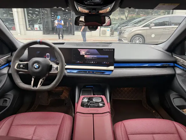 BMW 5 Series — Фото автомобиля 5