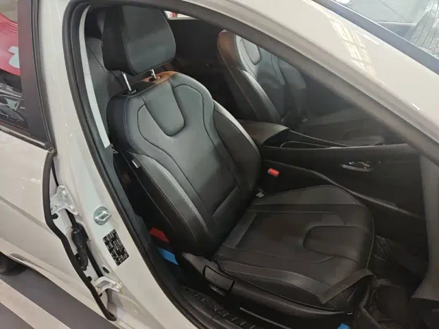 Hyundai Elantra — Фото автомобиля 24