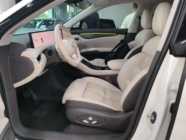 IM Motors LS6 — Фото автомобиля 14