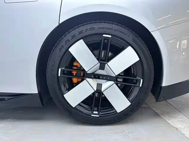 Xpeng P7 — Фото автомобиля 12