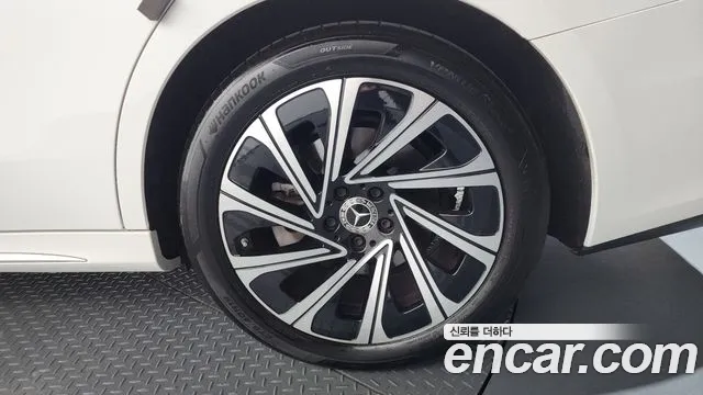 Mercedes-Benz E-Class E-класс W214 E300 4MATIC Exclusive — Фото автомобиля 21