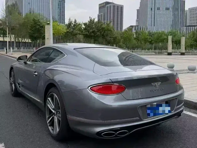 Bentley Continental — Фото автомобиля 13