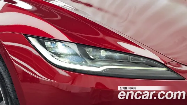 Tesla Model 3 — Фото автомобиля 22