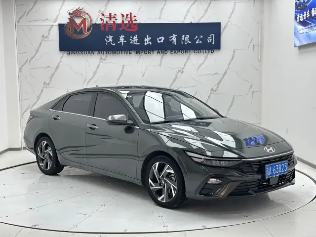 Hyundai Elantra — Фото автомобиля 3