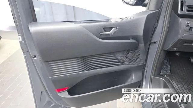 Hyundai Staria — Фото автомобиля 13