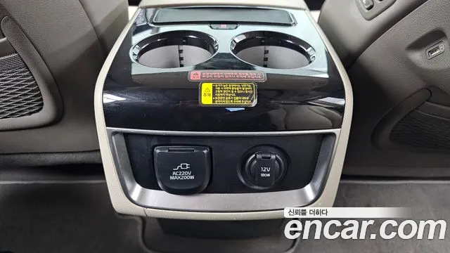 Kia Carnival Generation 4 — Фото автомобиля 30