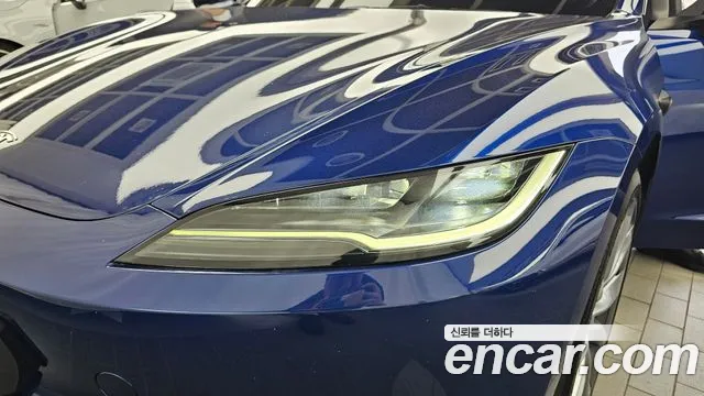 Tesla Model 3 — Фото автомобиля 21