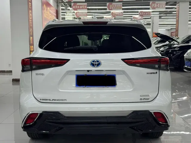 Toyota Highlander — Фото автомобиля 7