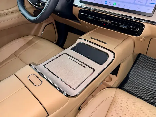 GAC Trumpchi E8 — Фото автомобиля 11