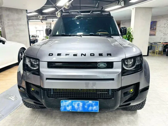 Land Rover Defender — Фото автомобиля 4