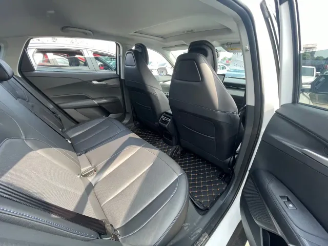 Changan Eado — Фото автомобиля 9