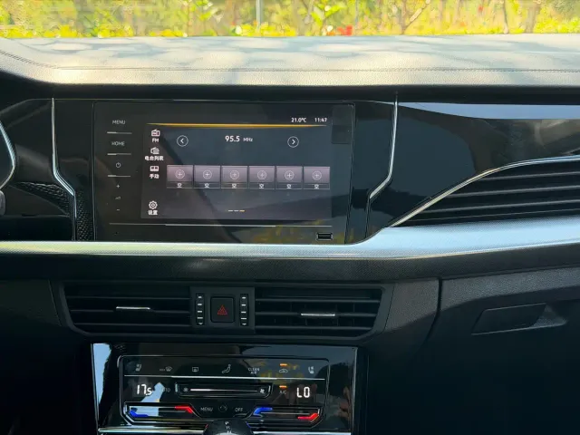Volkswagen Passat — Фото автомобиля 18