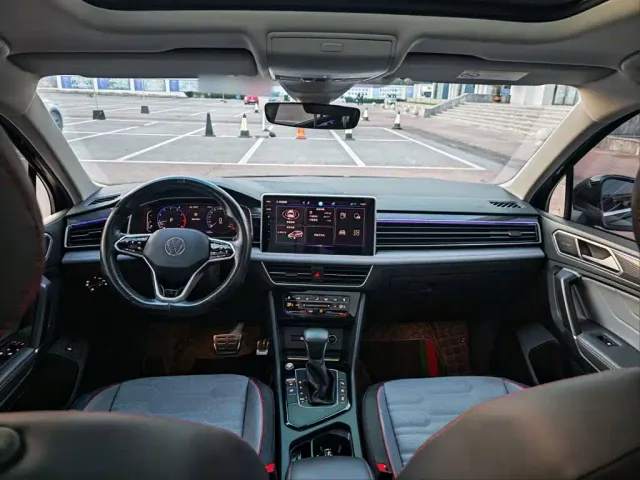 Volkswagen Tiguan L — Фото автомобиля 15