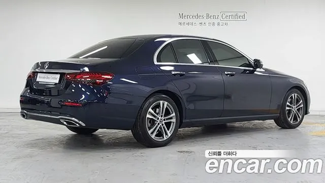 Mercedes-Benz E-Class — Фото автомобиля 2