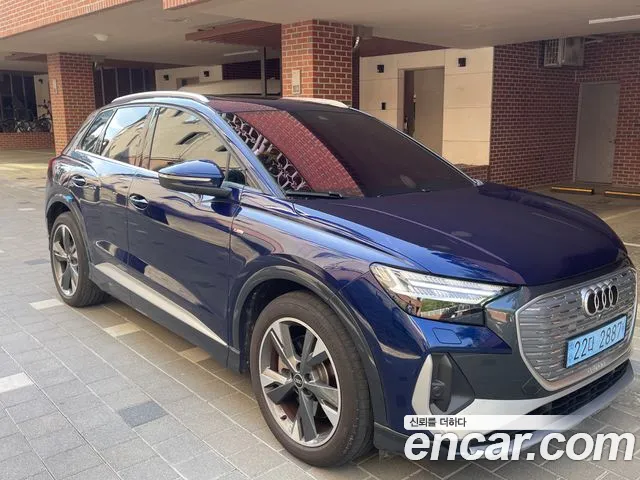 Audi Q4 e-tron F4 — Фото автомобиля 3