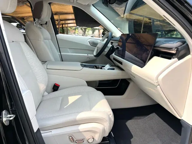 Lynk & Co 900 — Фото автомобиля 4