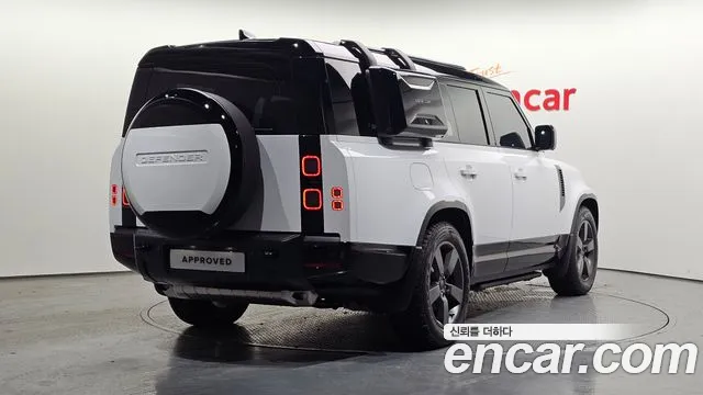 Land Rover Defender — Фото автомобиля 2