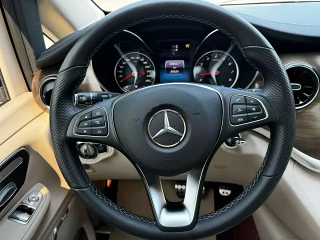 Mercedes-Benz V-Class — Фото автомобиля 14