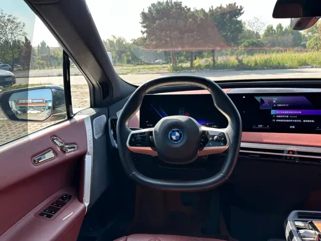 BMW iX M60 — Фото автомобиля 17