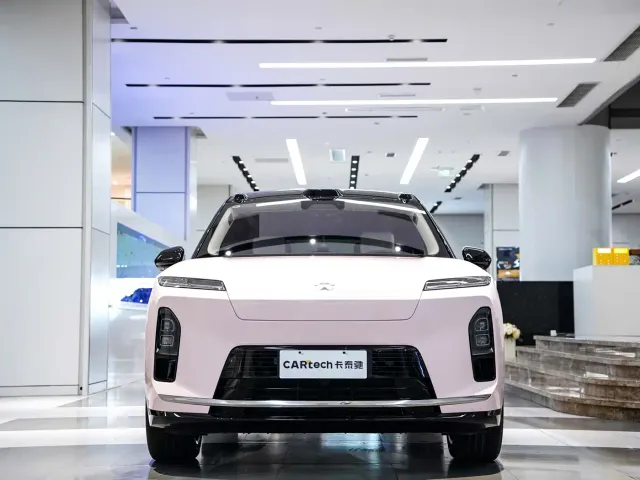 Nio ES8 — Фото автомобиля 3