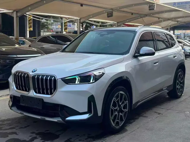 Фотография автомобиля — BMW X1
