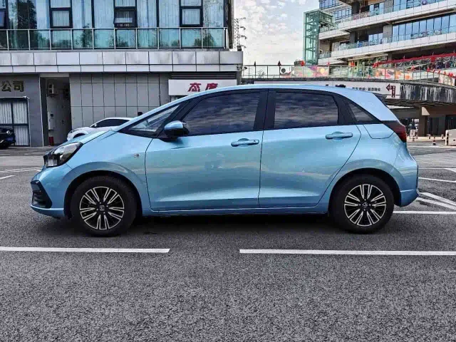 Honda Fit — Фото автомобиля 5