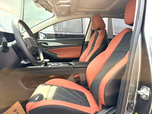 Changan Eado — Фото автомобиля 4