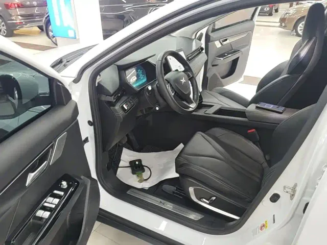 Xpeng G3 — Фото автомобиля 15