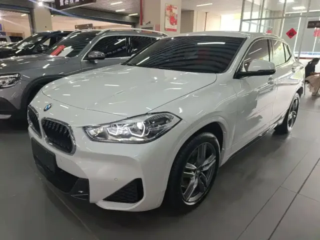 Фотография автомобиля — BMW X2
