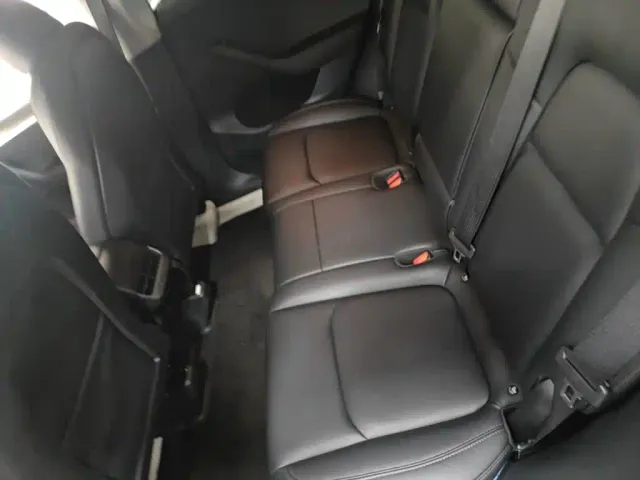 Tesla Model Y — Фото автомобиля 15