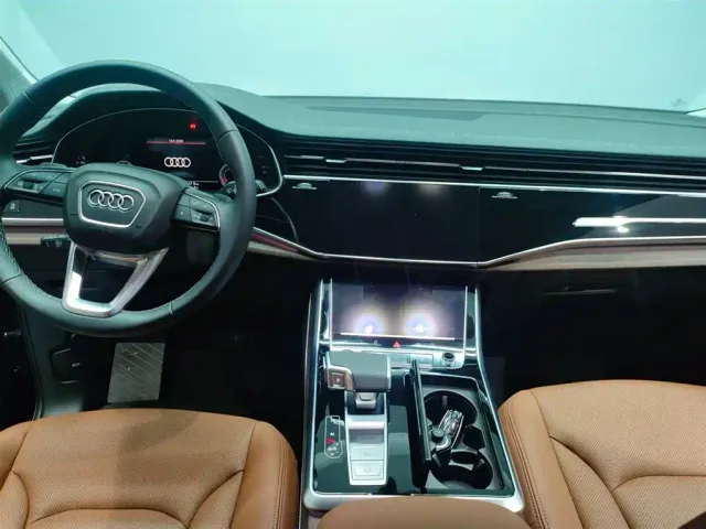Audi Q7 — Фото автомобиля 6