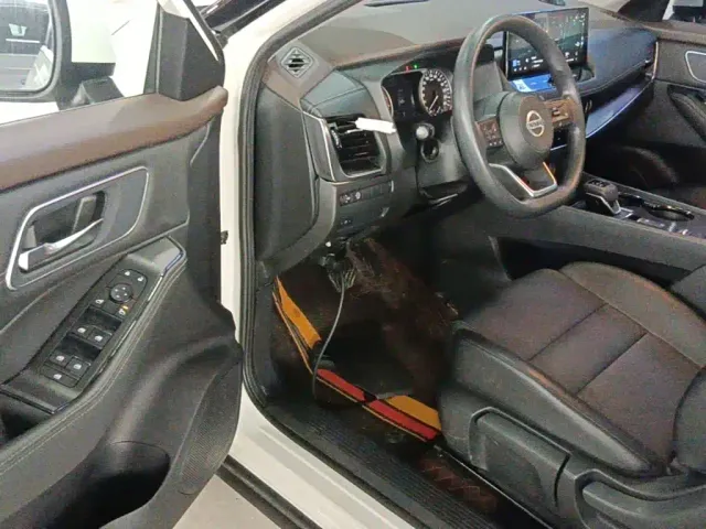 Nissan X-Trail — Фото автомобиля 15