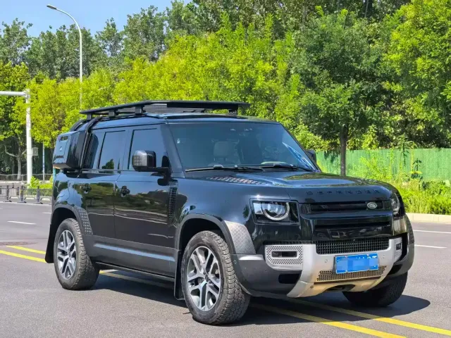 Land Rover Defender — Фото автомобиля 19