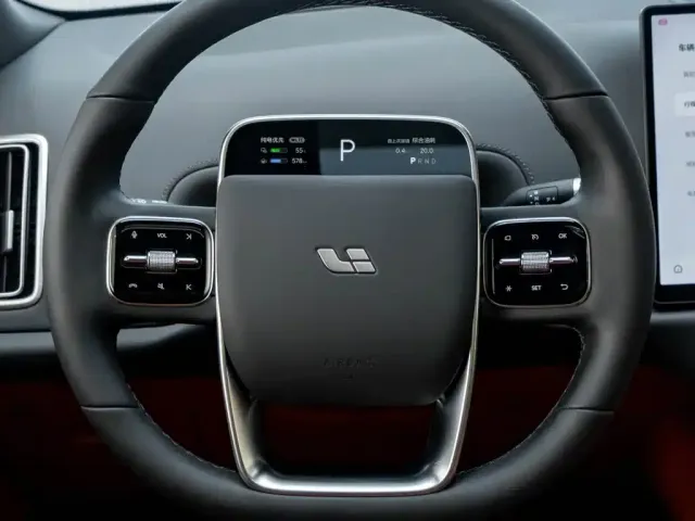 Li Auto L8 — Фото автомобиля 18