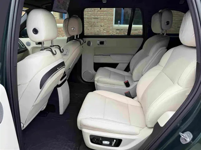 Li Auto L9 — Фото автомобиля 18