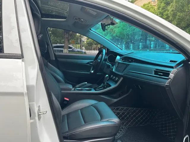 Geely Emgrand — Фото автомобиля 15