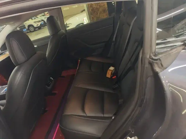 Tesla Model 3 — Фото автомобиля 16