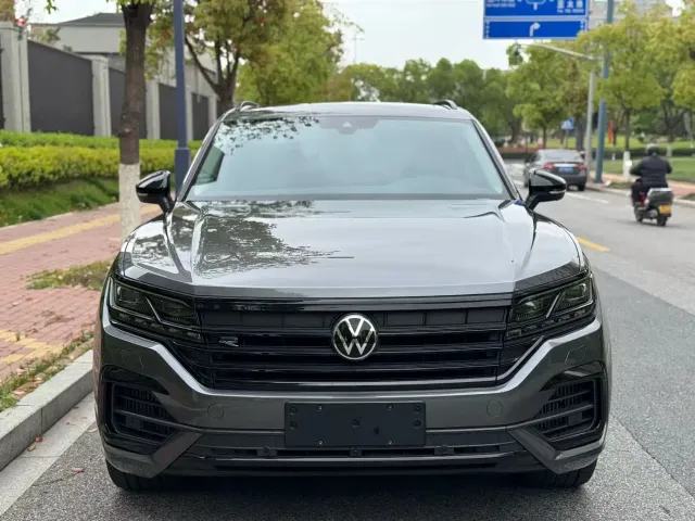 Volkswagen Touareg — Фото автомобиля 2