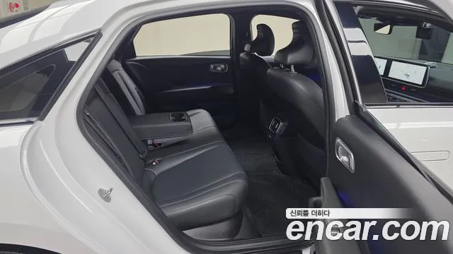 Hyundai Ioniq 6 — Фото автомобиля 17