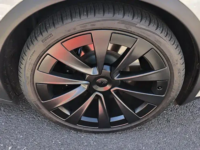 Tesla Model X — Фото автомобиля 6