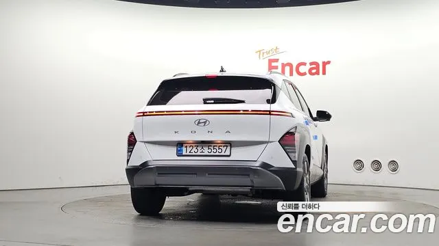 Hyundai Kona — Фото автомобиля 4