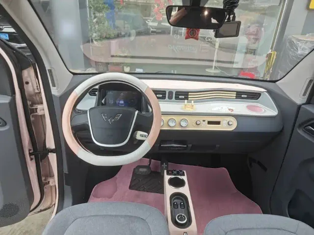 Wuling Hongguang Mini EV — Фото автомобиля 7