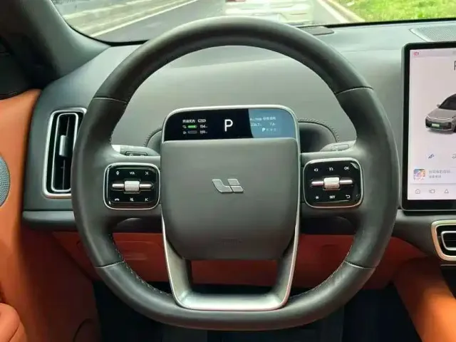 Li Auto L8 — Фото автомобиля 8