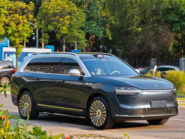 Aito M9 — Фото автомобиля 3