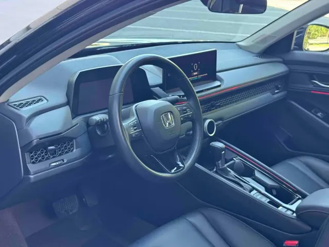 Honda Accord — Фото автомобиля 10